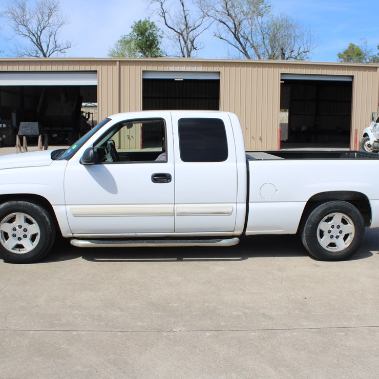 #2102 • 2007 Chevy Extended Cab