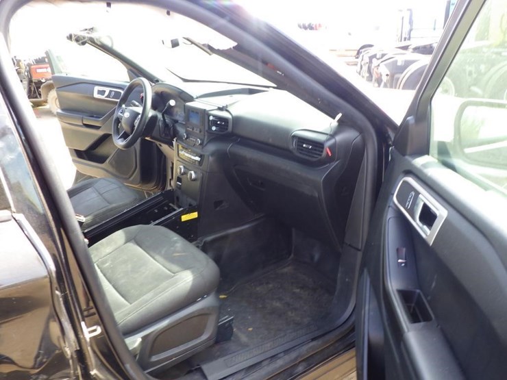 2020-ford-explorer-image-6