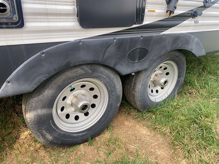 2019-dutchmen-coleman-lantern-edition-250tq-image-31