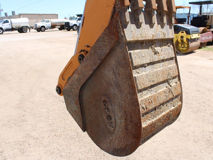 2014-case-580n-image-7