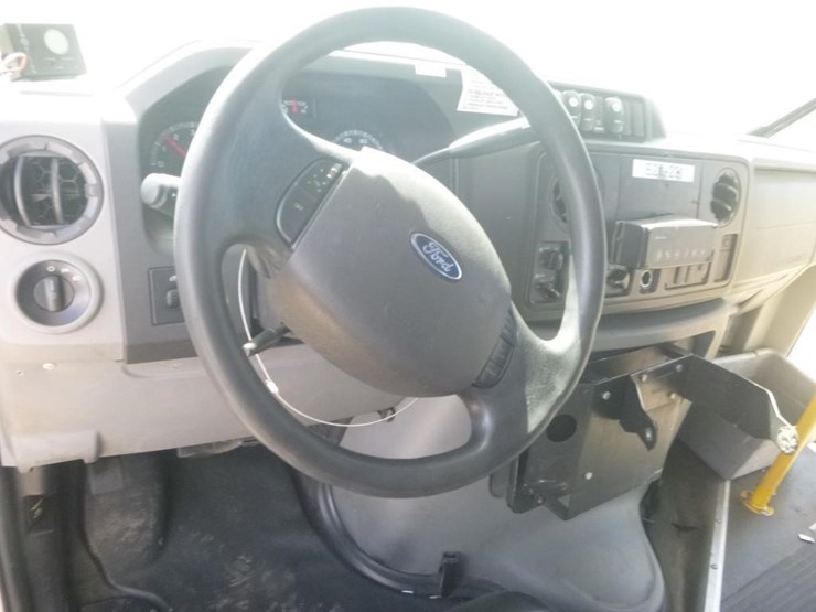 2014-ford-e450-image-9