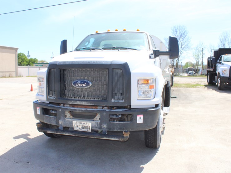 2018-ford-f750-image-3