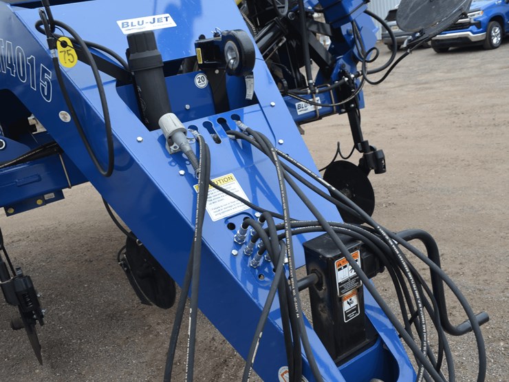 blu-jet-unverferth-4015-liquid-applicator-image-5