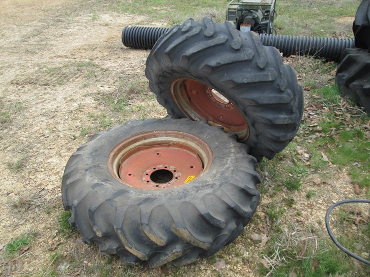 #37297-•-lot-of-(2)-14.9-24-tractor-tires-image-2