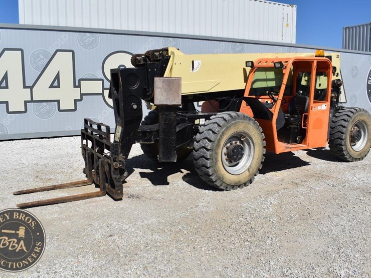 2014-jlg-g12-55a-image-1