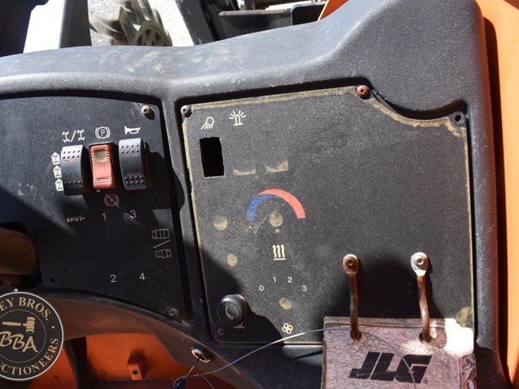 2015-jlg-g10-55a-image-57