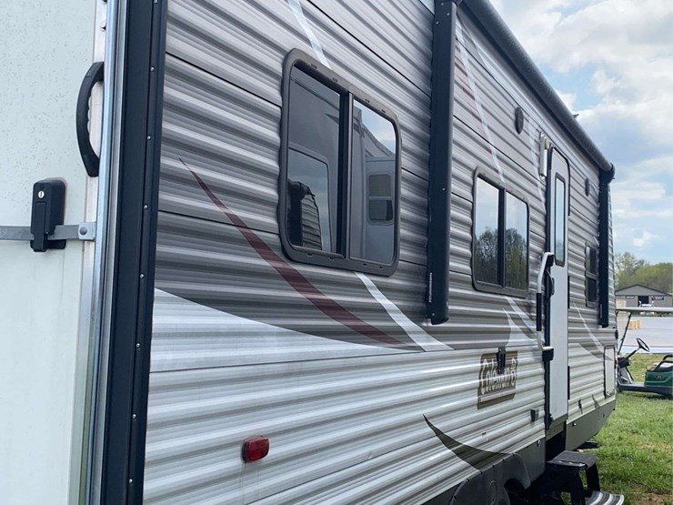 2019-dutchmen-coleman-lantern-edition-250tq-image-4