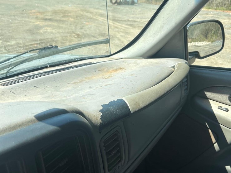 2001-chevrolet-2500hd-image-38