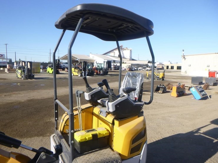 me20-hydraulic-excavator-image-19