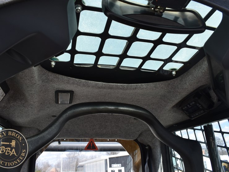 2020-deere-333g-image-51