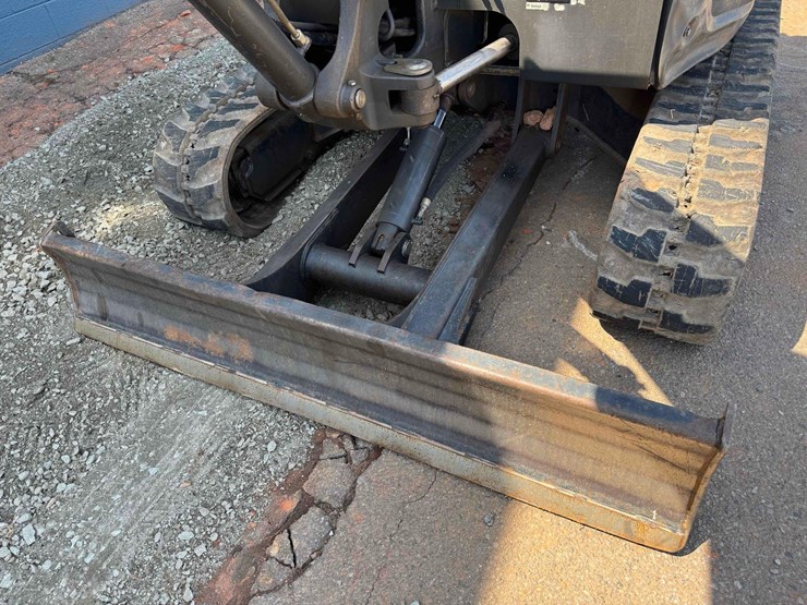 2020-bobcat-e35-image-12