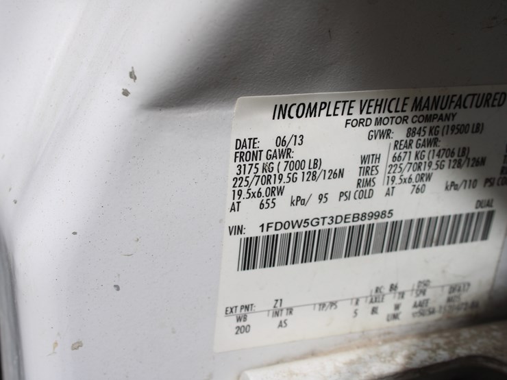 2013-ford-f550-image-10