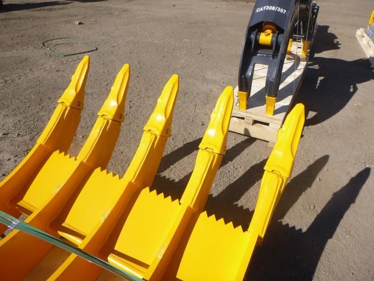 caterpillar-320-image-6