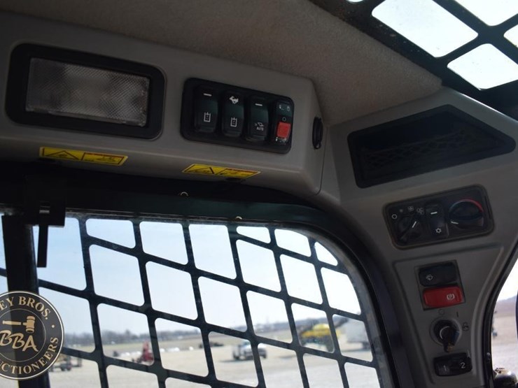 2022-caterpillar-259d3-image-47