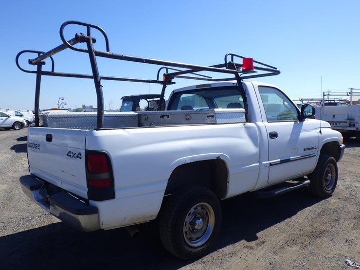 2000-dodge-ram-1500-image-3