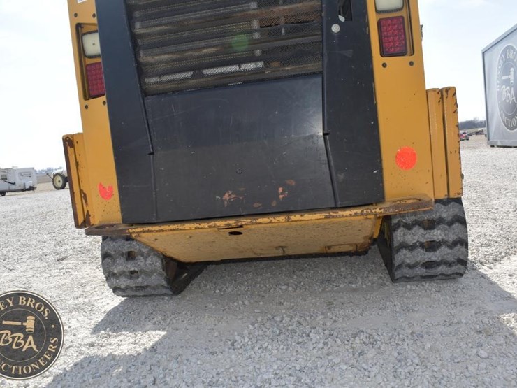 2023-caterpillar-259d3-image-32