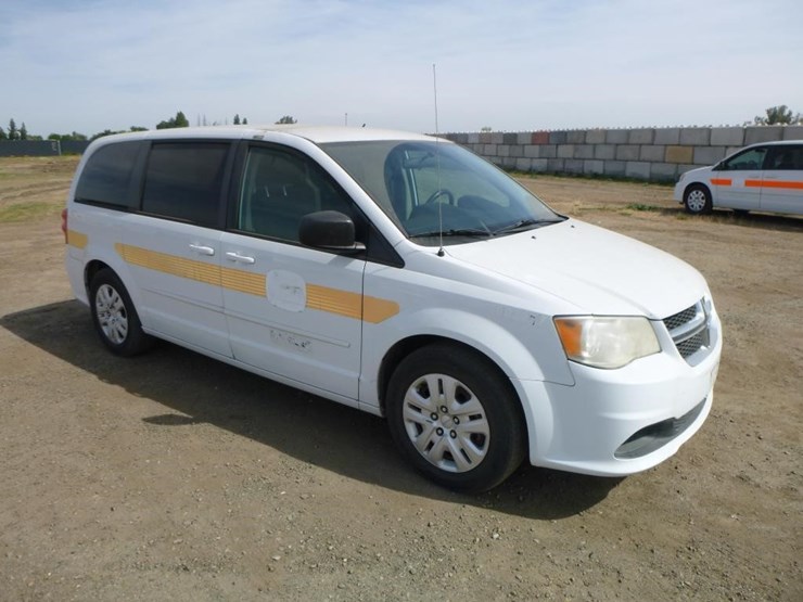 2014-dodge-grand-caravan-image-3