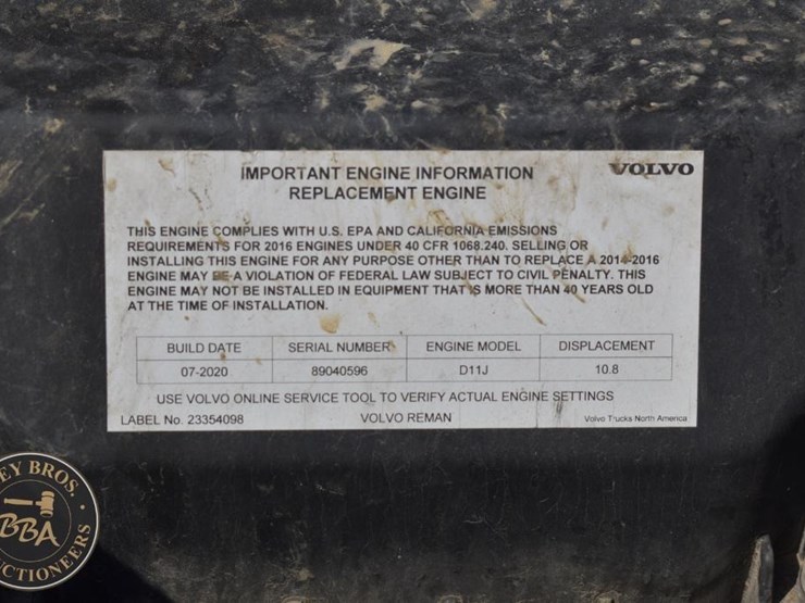 2015-volvo-vnm64t200-image-41