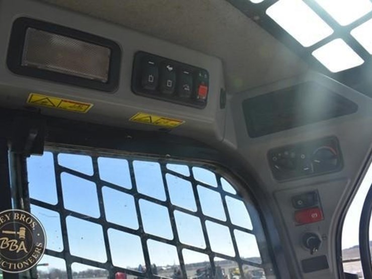 2023-caterpillar-259d3-image-64