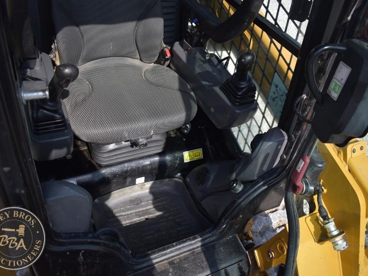 2022-caterpillar-259d3-image-42