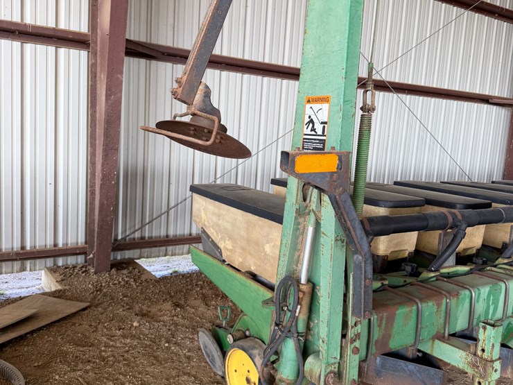 john-deere-7300-image-37