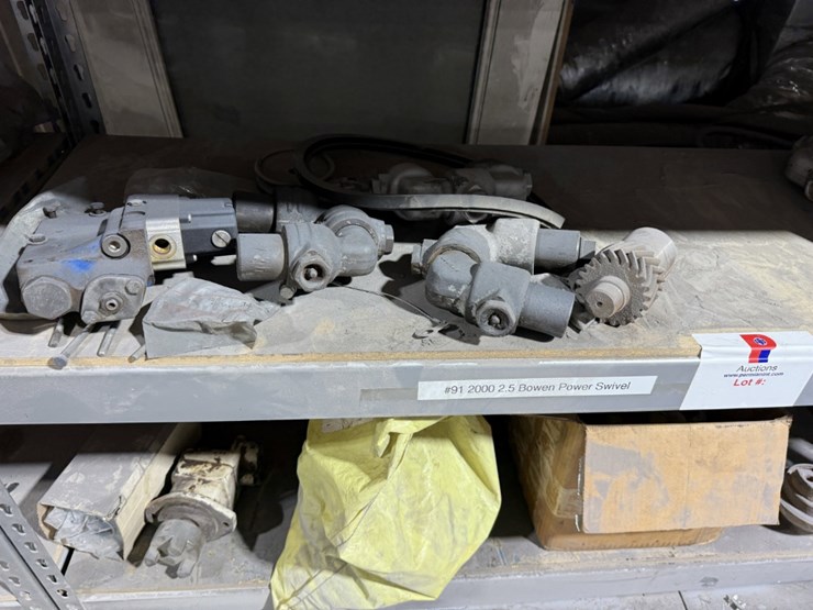 6-shelve-section-of-caterpillar-filters-&-bowen-ps-parts-image-8