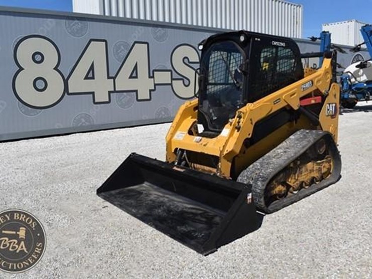 2023-caterpillar-259d3-image-3