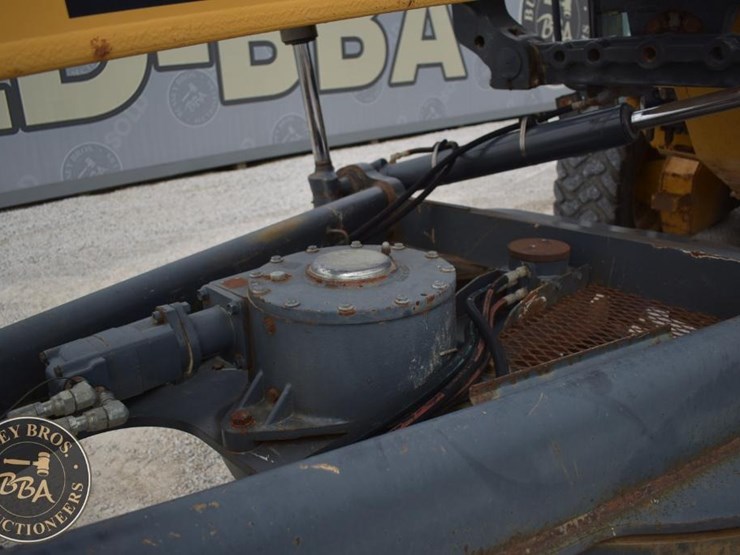 2007-deere-672d-image-25