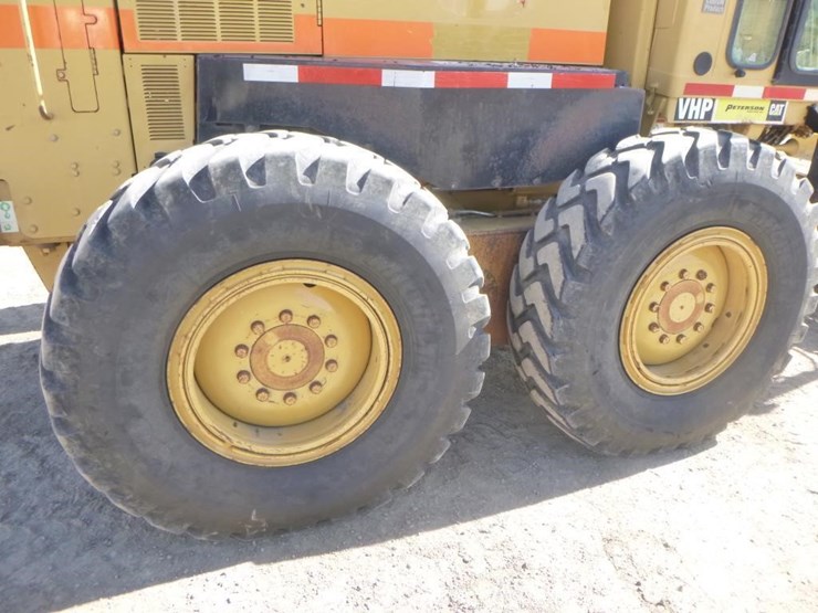 2005-caterpillar-143h-image-40