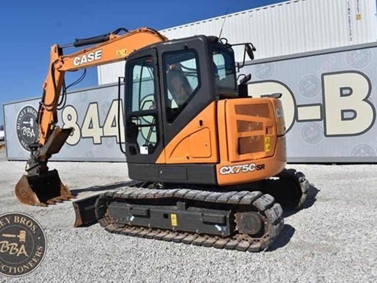 2022-case-cx75csr-image-10