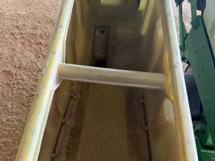 john-deere-7300-image-42