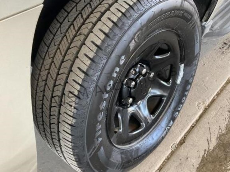 2015-chevrolet-tahoe-image-8