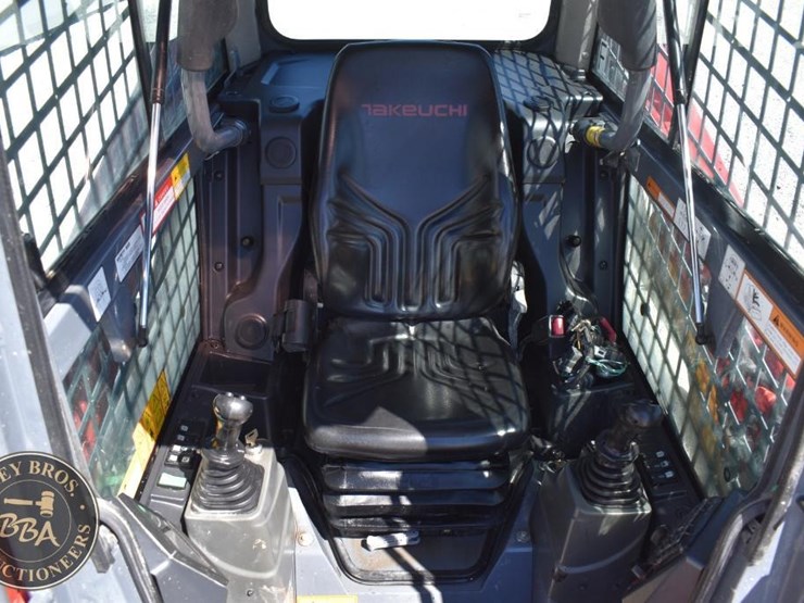 2020-takeuchi-tl8r2-image-41