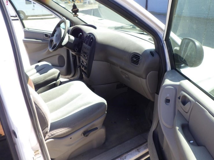 2002-dodge-grand-caravan-image-6