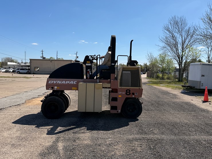2006-dynapac-cp142-image-2