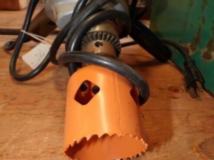 black-&-decker-1/2"-drill-image-2