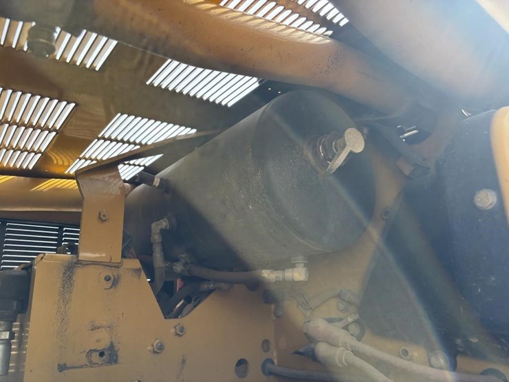 2006-caterpillar-143h-image-76