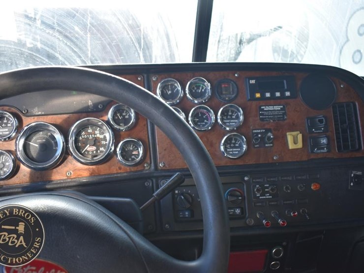 2004-peterbilt-379-image-41