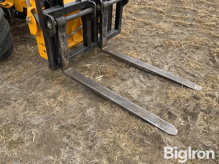 2023-jcb-542-70ags-4x4x4-telehandler-w/fork-attachment-image-16