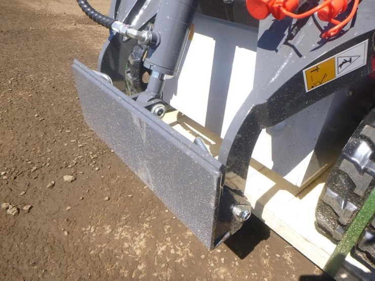 battler-st28h-6-skid-steer-track-loader-image-7