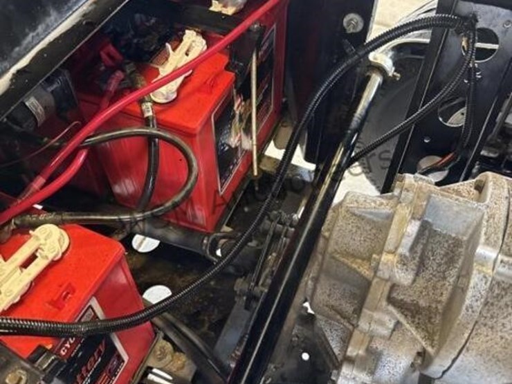 2011-polaris-ev-electric-utility-cart-image-12