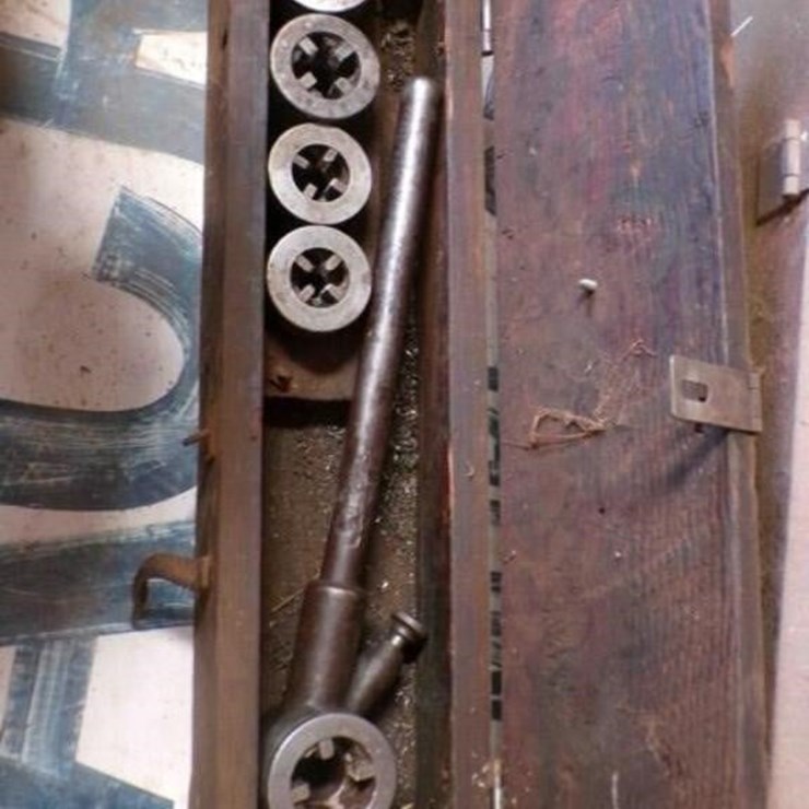 small pipe threader in wood case