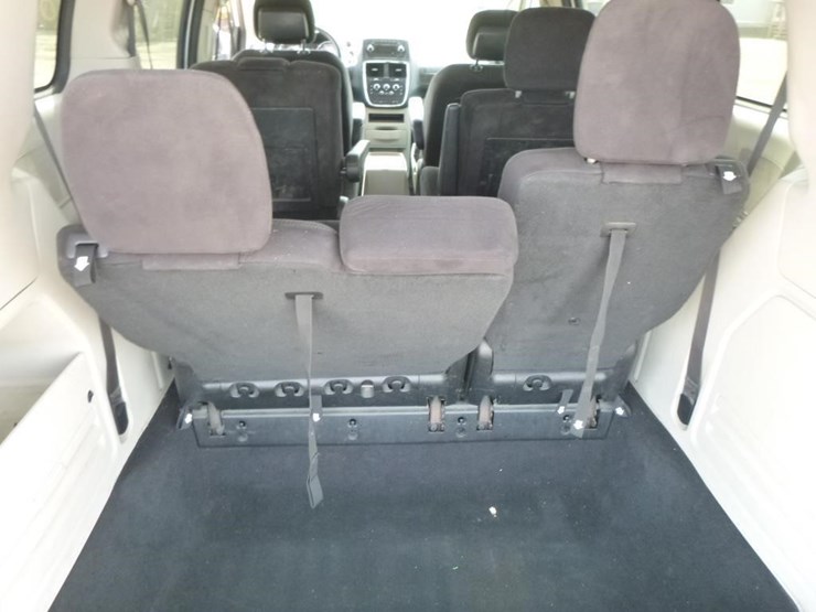 2014-dodge-grand-caravan-image-29