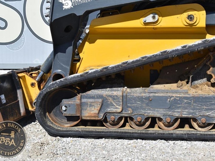 2023-deere-333g-image-40