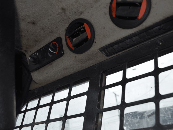 2023-bobcat-s62-image-28