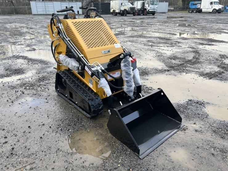 2026-agt-mx-crt23-mini-compact-track-loader-image-2