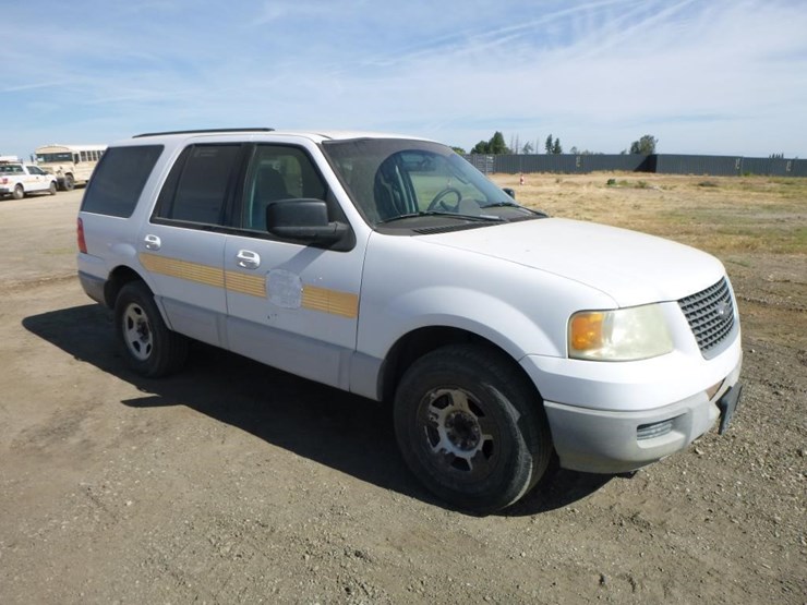 2003-ford-expedition-image-3