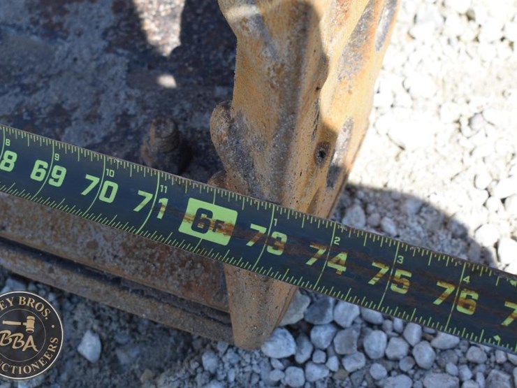 2020-takeuchi-tl8r2-image-22