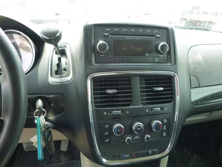 2014-dodge-grand-caravan-image-17