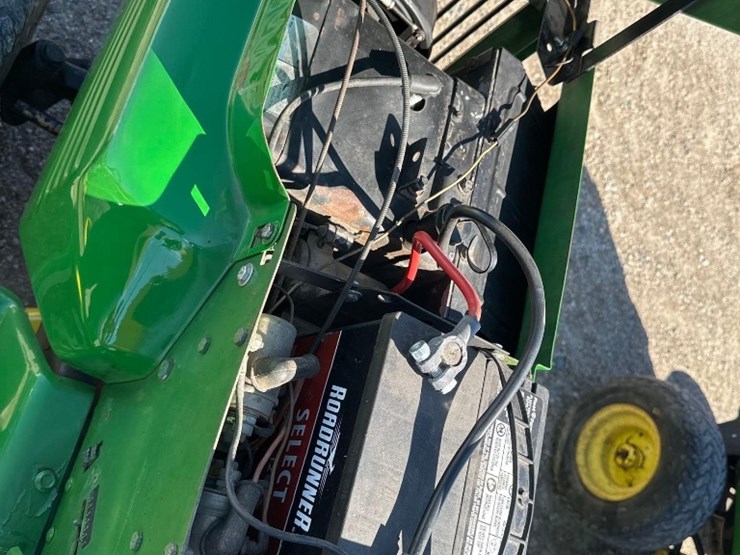 john-deere-212-image-7